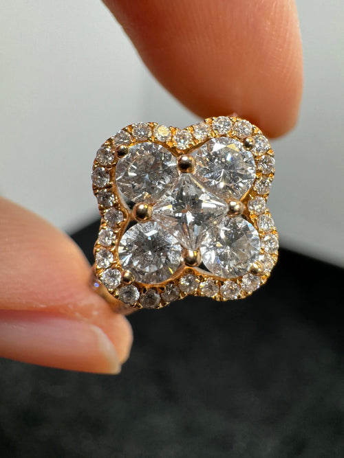 18k gold four-leaf clover diamond ring